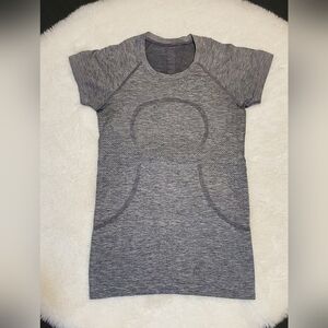 Lululemon Gray Sports Shirt Size S